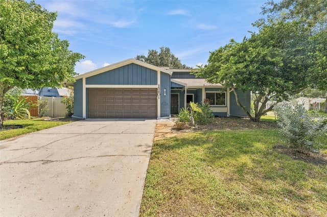 15801 COUNTRY LAKE DR photo