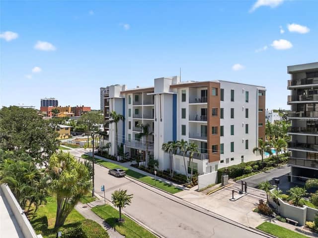 711 S PALM AVE #302 photo