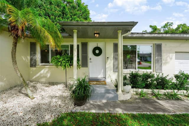 615 BROOKSIDE DR photo