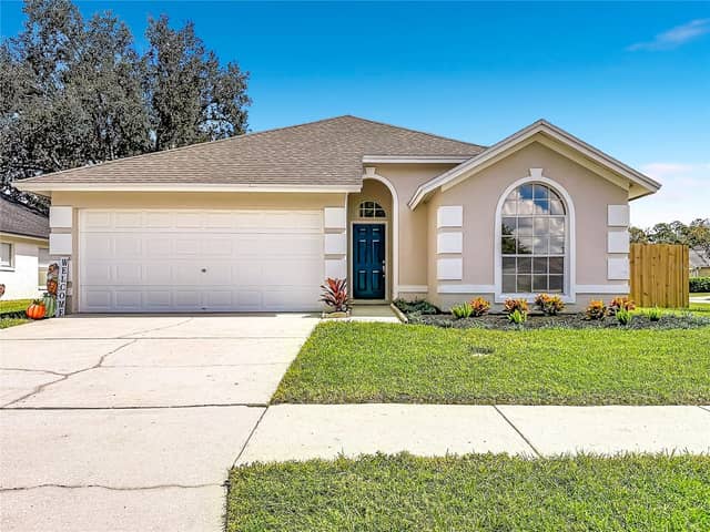 5818 AZURE DR photo