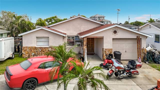13920 BARNARD AVE photo