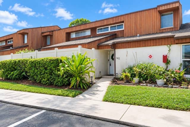 2076 SUNSET POINT RD #142 photo