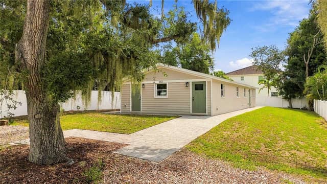 1802 ROBINHOOD ST photo