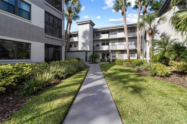 2650 COUNTRYSIDE BLVD #F202 photo