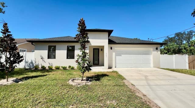 707 W COUNTRY CLUB DR photo