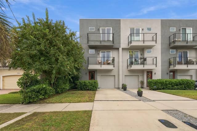 3226 W HORATIO ST photo