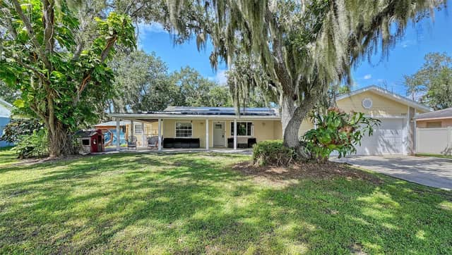 5107 WOODLAWN CIR W photo