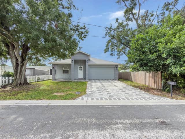 3920 W CRENSHAW ST photo