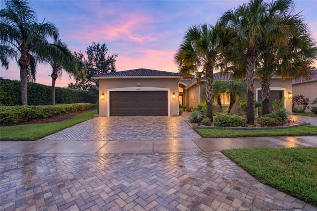 5002 EMERALD ISLE DR photo