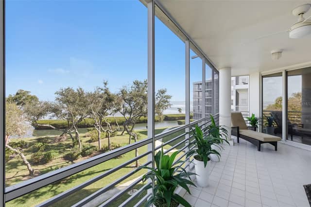 2550 HARBOURSIDE DR #333 photo