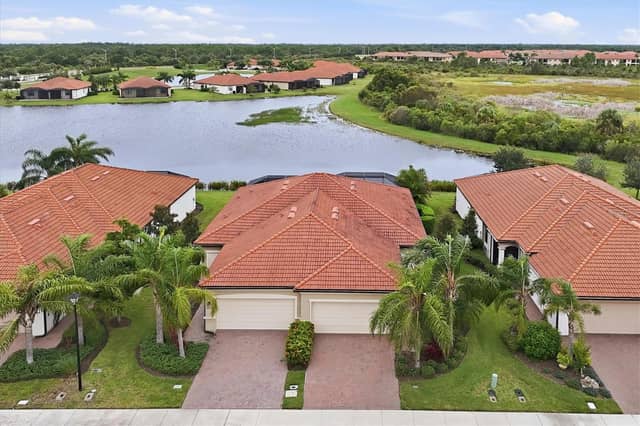 24033 CANTERWOOD WAY photo