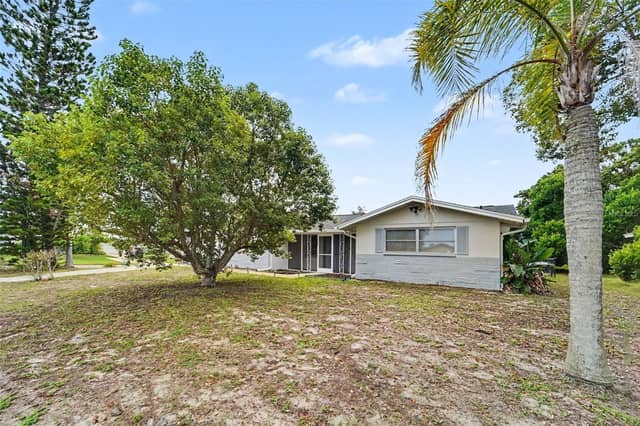 7922 LILAC DR photo