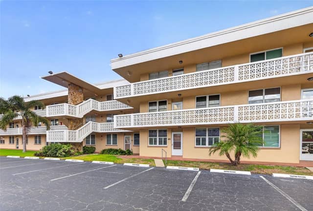4915 BAY ST NE #124 photo