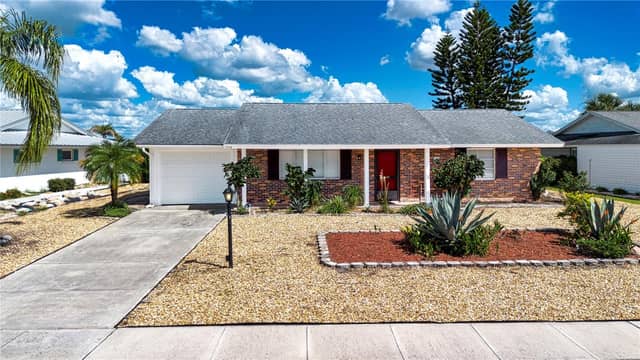 1507 N LAKE DR photo