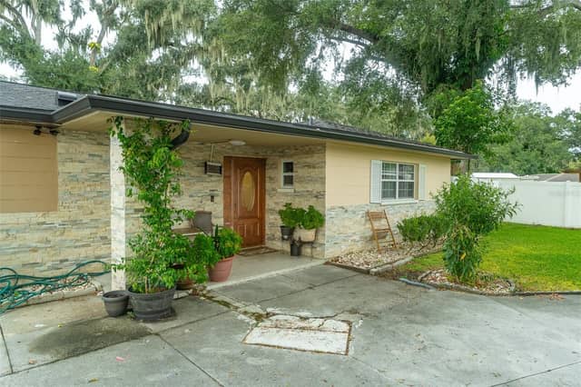 702 COULTER PL photo