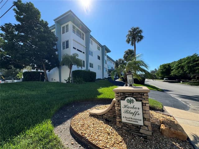 55 HARBOR VIEW LN #202 photo