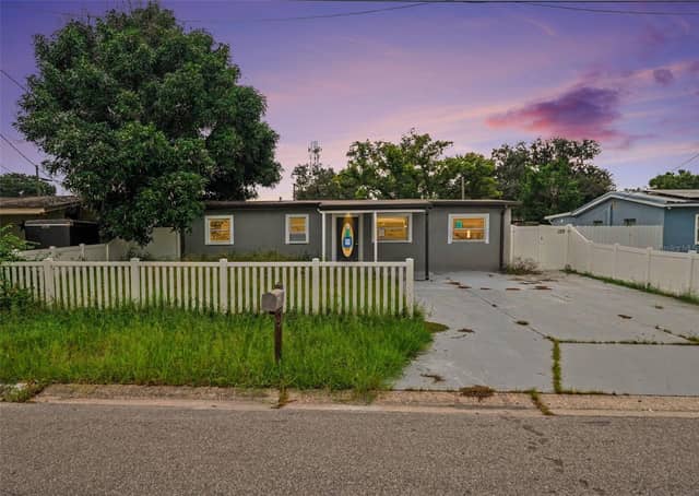 10925 N FLORENCE AVE photo