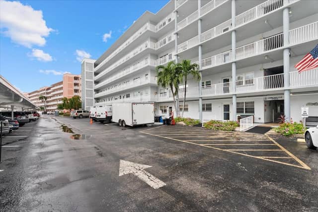 5925 SHORE BLVD S #105 photo