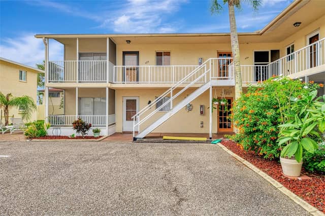 360 BASE AVE E #424 photo