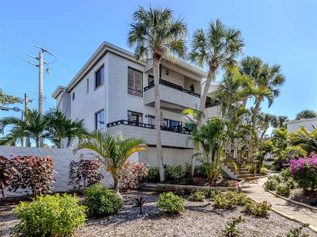 1555 TARPON CENTER DR #247 photo