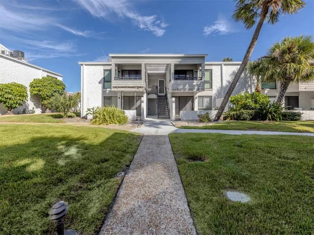 1555 TARPON CENTER DR #140 photo
