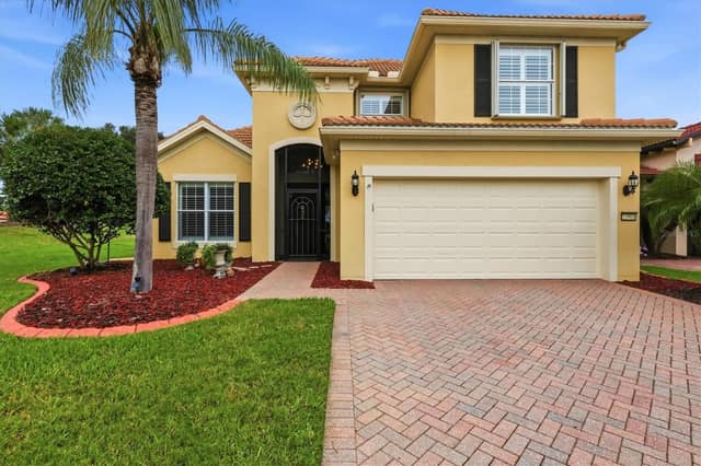 23901 WAVERLY CIR photo