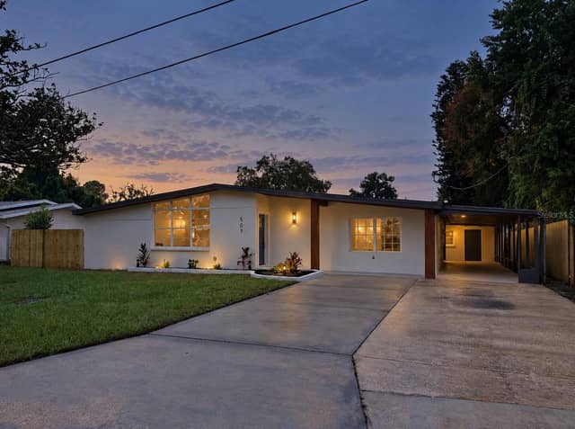 507 SUTTON PL photo