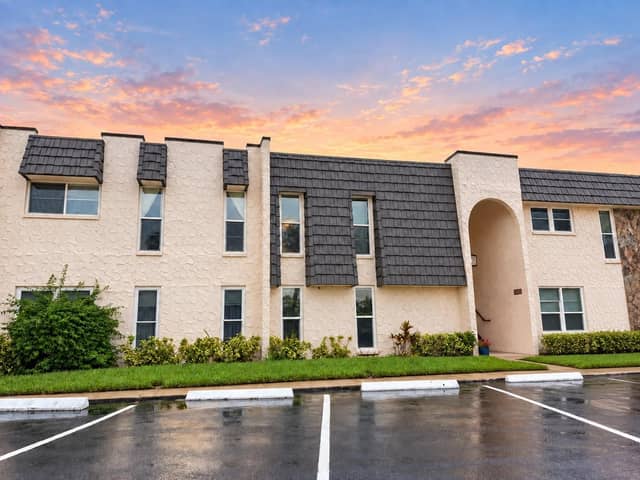 211 FERNWOOD CIR #211 photo