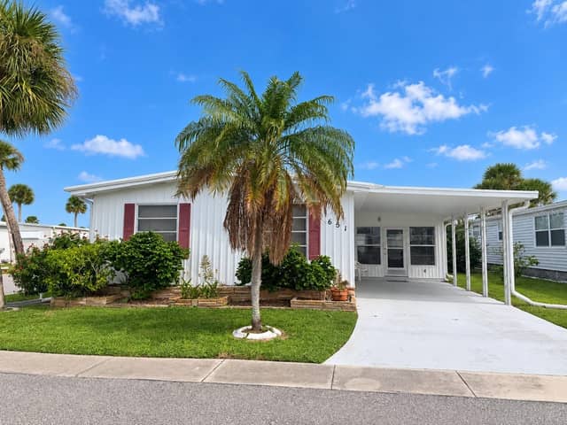 651 IRIS DR photo