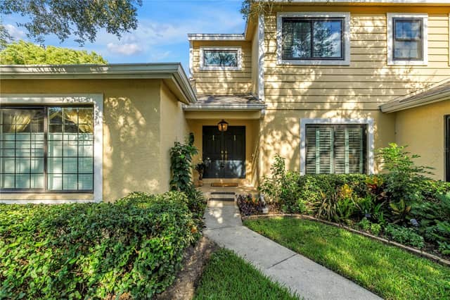 868 GLADES CT NE photo