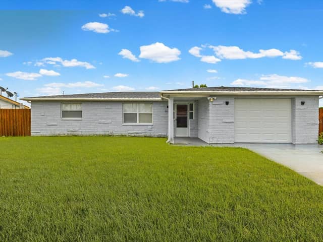 4004 SCARLET MAPLE DR photo