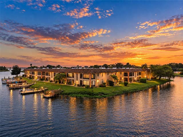 10142 SEMINOLE ISLAND DR photo