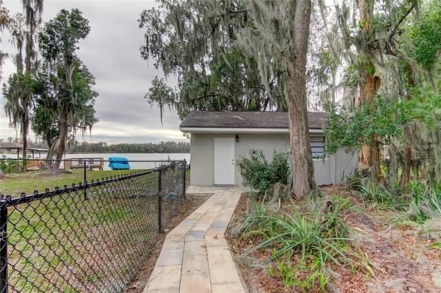 318 DEER COVE LN #B photo