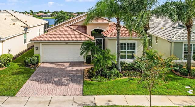 15910 GOLDEN LAKES DR photo