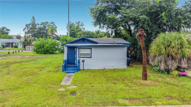 2135 OAKLEY AVE S photo