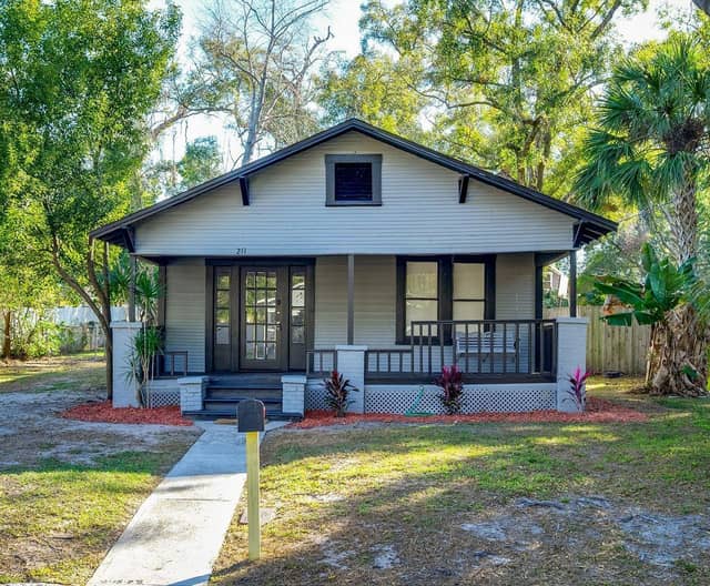 211 E CLUSTER AVE photo