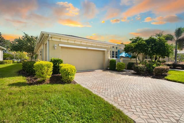 1009 CHELSEA GREENS CT #37 photo