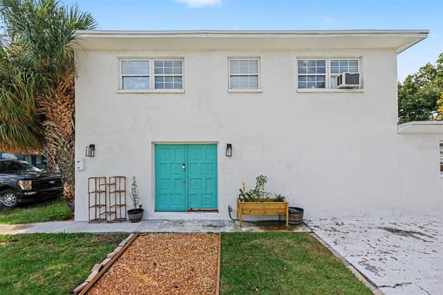 301 W CHELSEA ST photo