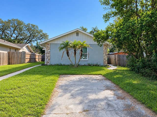 10417 N HARTTS DR photo