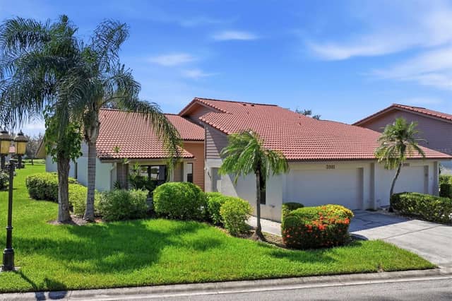 3981 WILSHIRE CIR E #195 photo