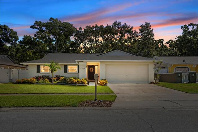 2365 MOORE HAVEN DR E photo