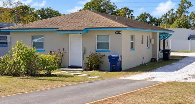 4420 N CLARK AVE photo