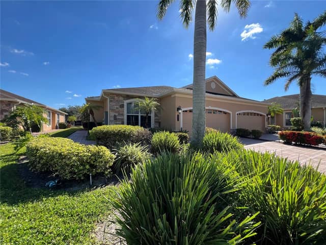 4721 TURNBERRY CIR photo