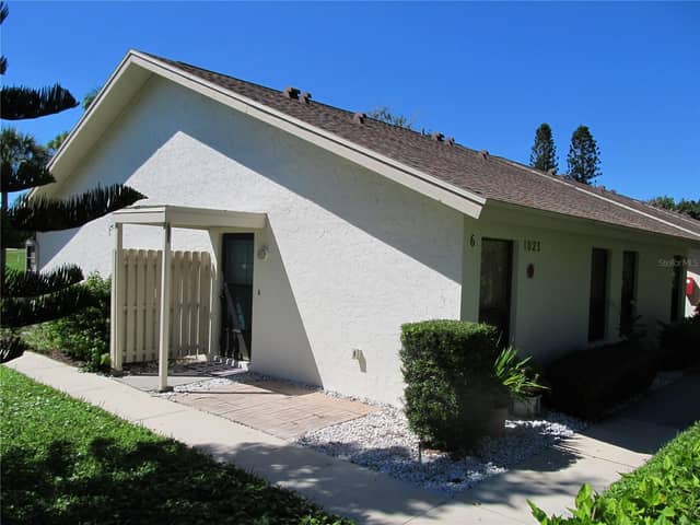 1023 CAPRI ISLES BLVD #6 photo