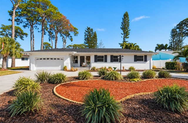 1302 ROBIN RD S photo