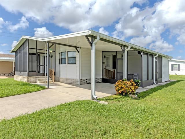 339 OUTRIGGER PL photo