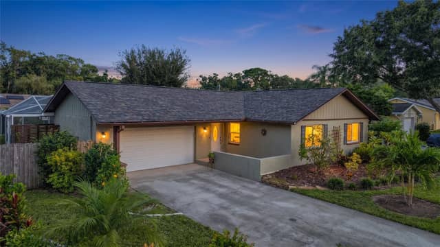 1852 SOURWOOD BLVD photo