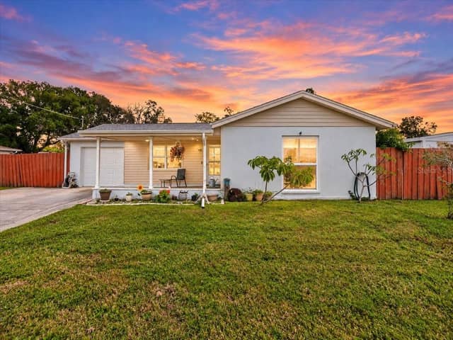 6205 FAIRWAY BLVD photo