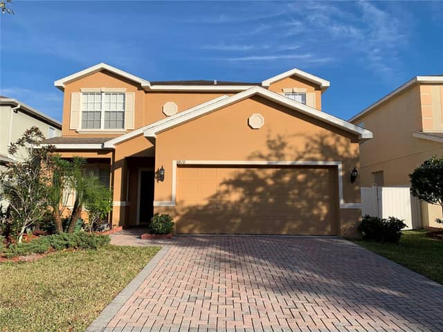 8810 CAMERON CREST DR photo