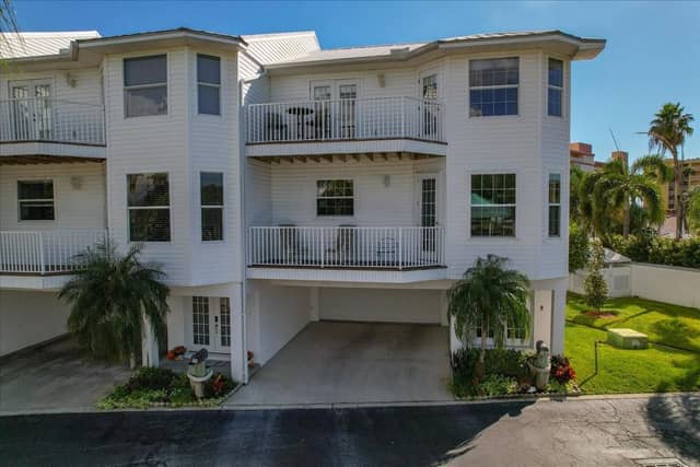 101 SHOALS CIR photo